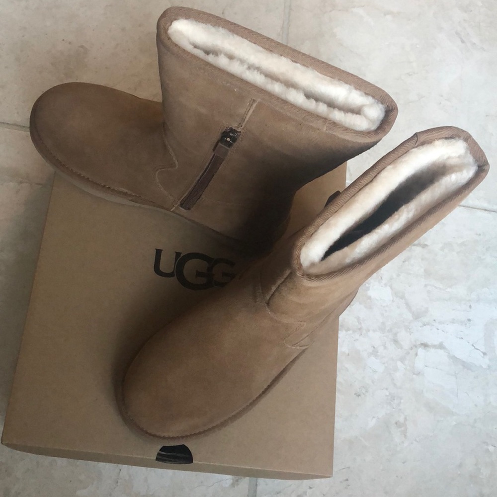 Ugg W Celvin Chestnut Size 6